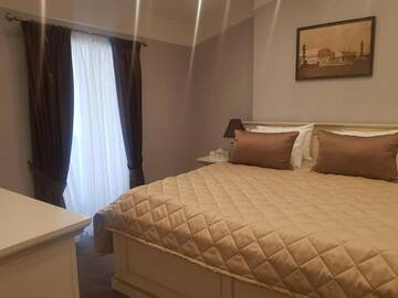 Двухуровневый Люкс с двухспальной кроватью №11 в Гостинице Особняк Военного Министра