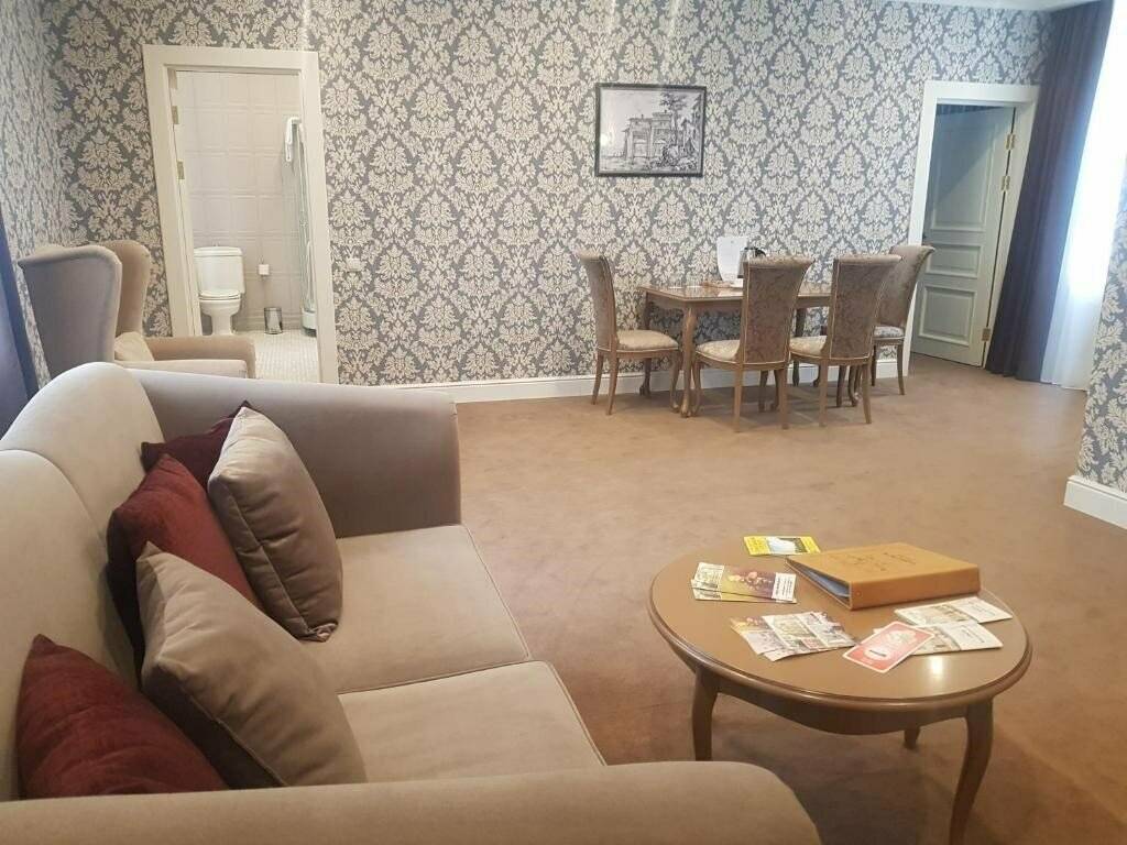 Фотографии номера Люкс с двухспальной кроватью №9 в Гостинице Особняк Военного Министра Санкт-Петербург