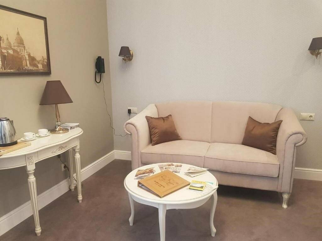 Фотографии номера Двухуровневый Люкс с двухспальной кроватью №13 в Гостинице Особняк Военного Министра Санкт-Петербург