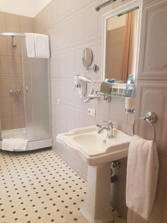 Фотографии номера Люкс с двумя односпальными кроватями №7 в Гостинице Особняк Военного Министра Санкт-Петербург