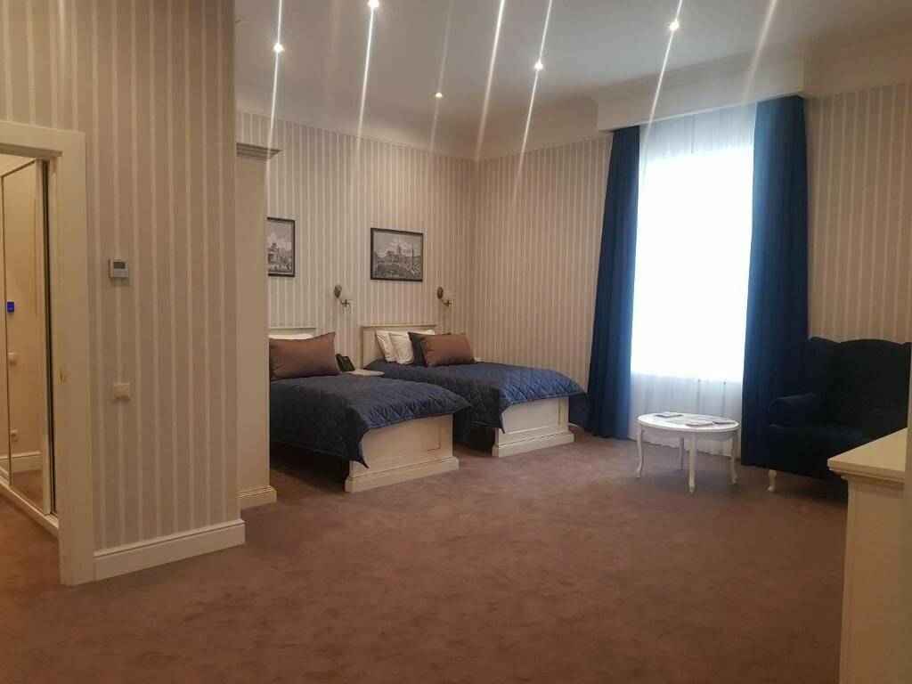 Люкс с двумя односпальными кроватями №7